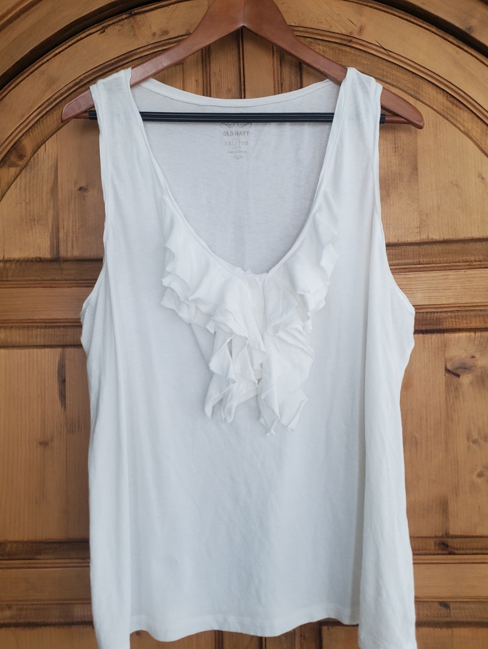 Old Navy ruffled sleeveless top size XXL